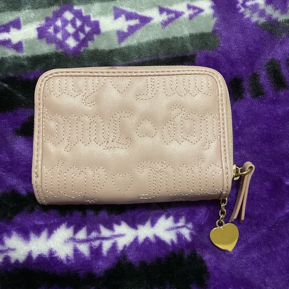 Juicy Couture Blush Pink Wallet with Heart Charm - Picture 2 of 4